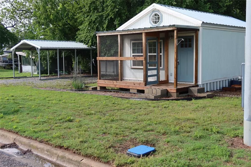 Bowie, TX 76230,504 Gray Street