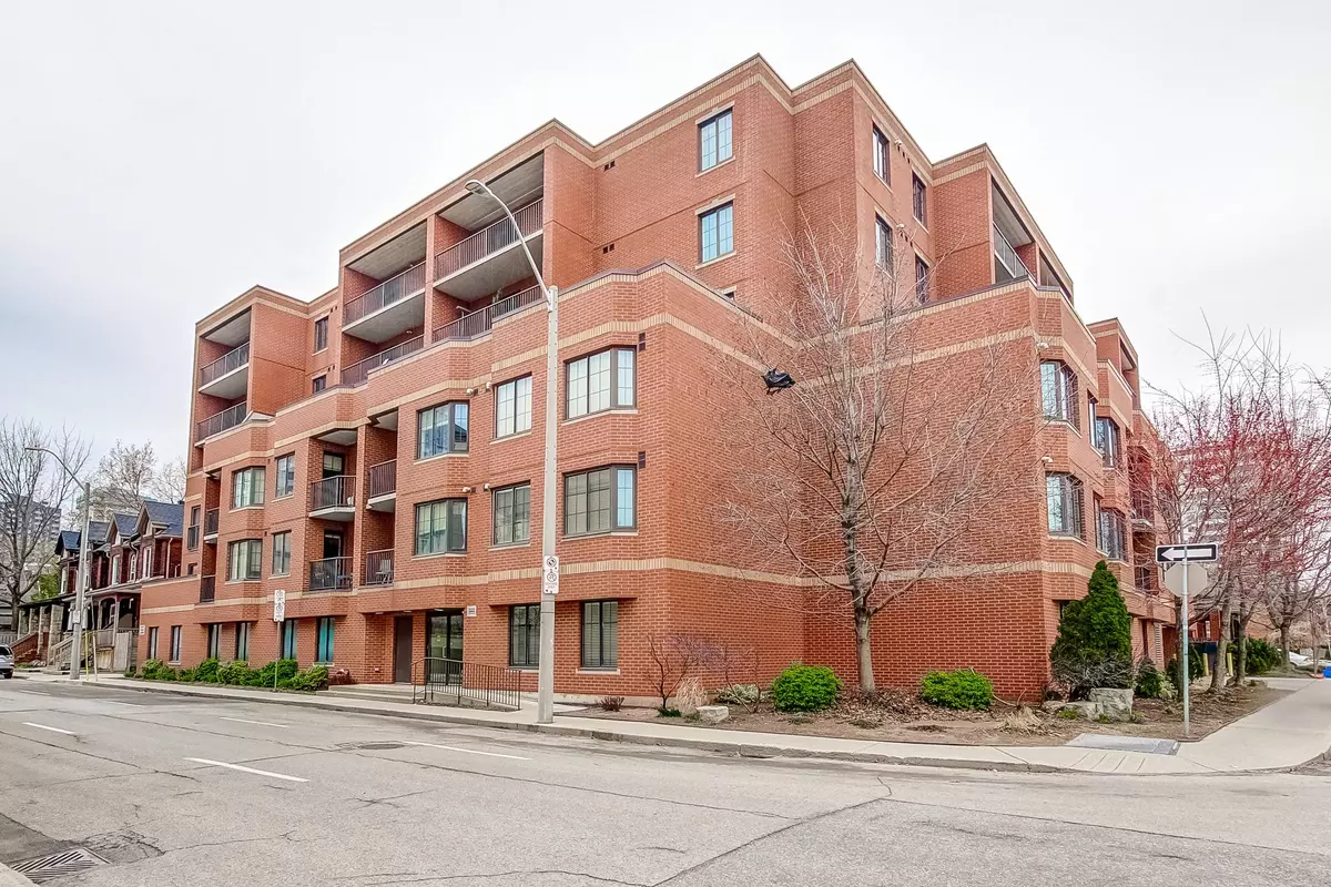 Hamilton, ON L8R 2R6,47 Caroline ST N #404