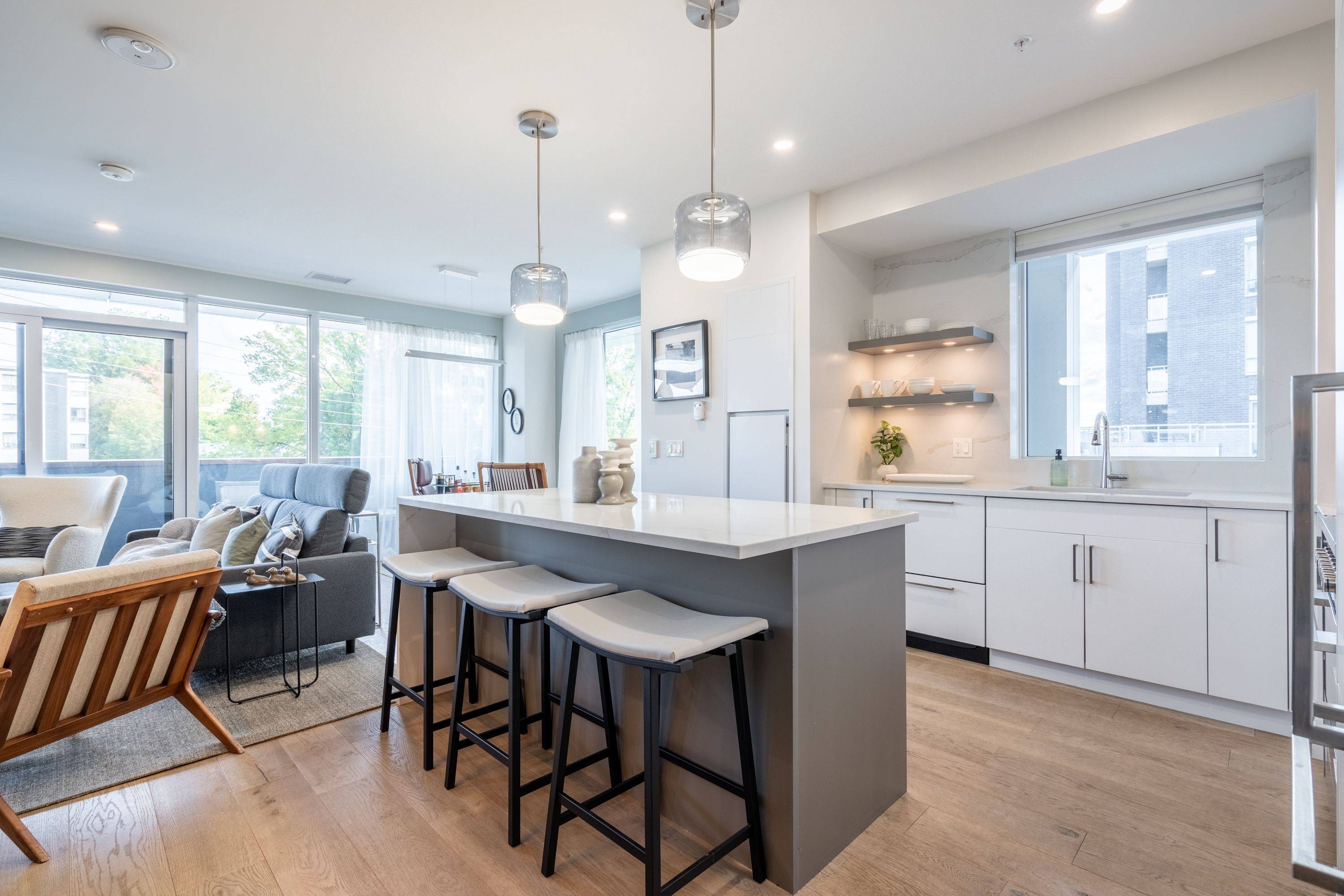 Burlington, ON L7S 0A5,500 Brock AVE #206
