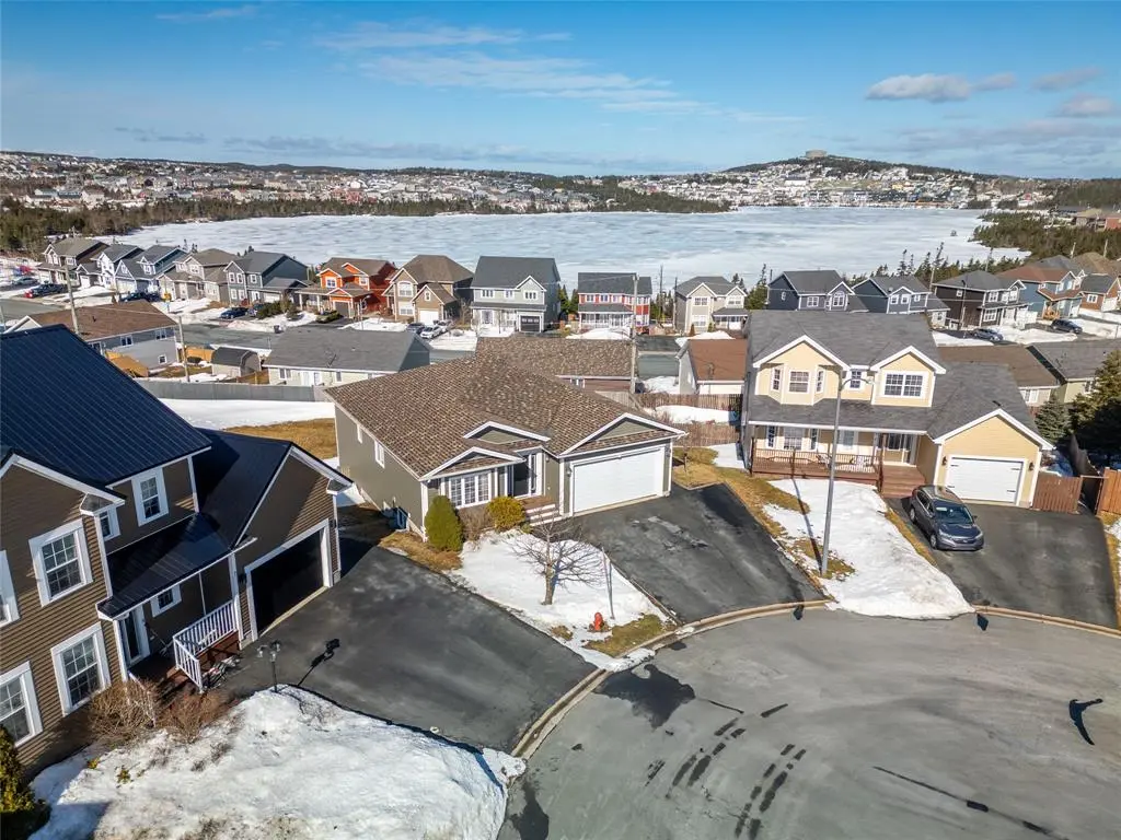 8 Quinton Place, Paradise, NL A1L0G9