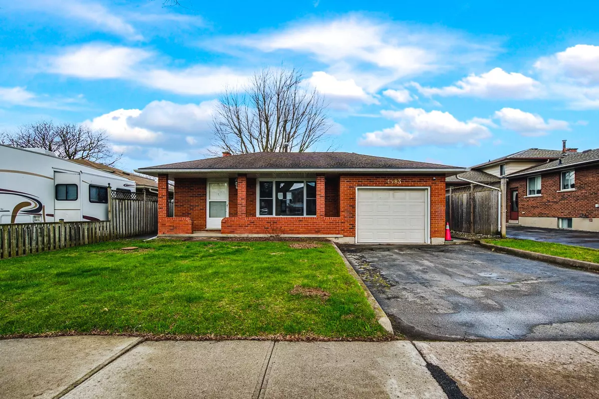 Niagara Falls, ON L2E 7B9,4983 University AVE