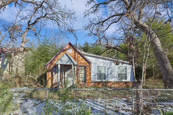 203 E 9th Street,  Shady Shores,  TX 76208