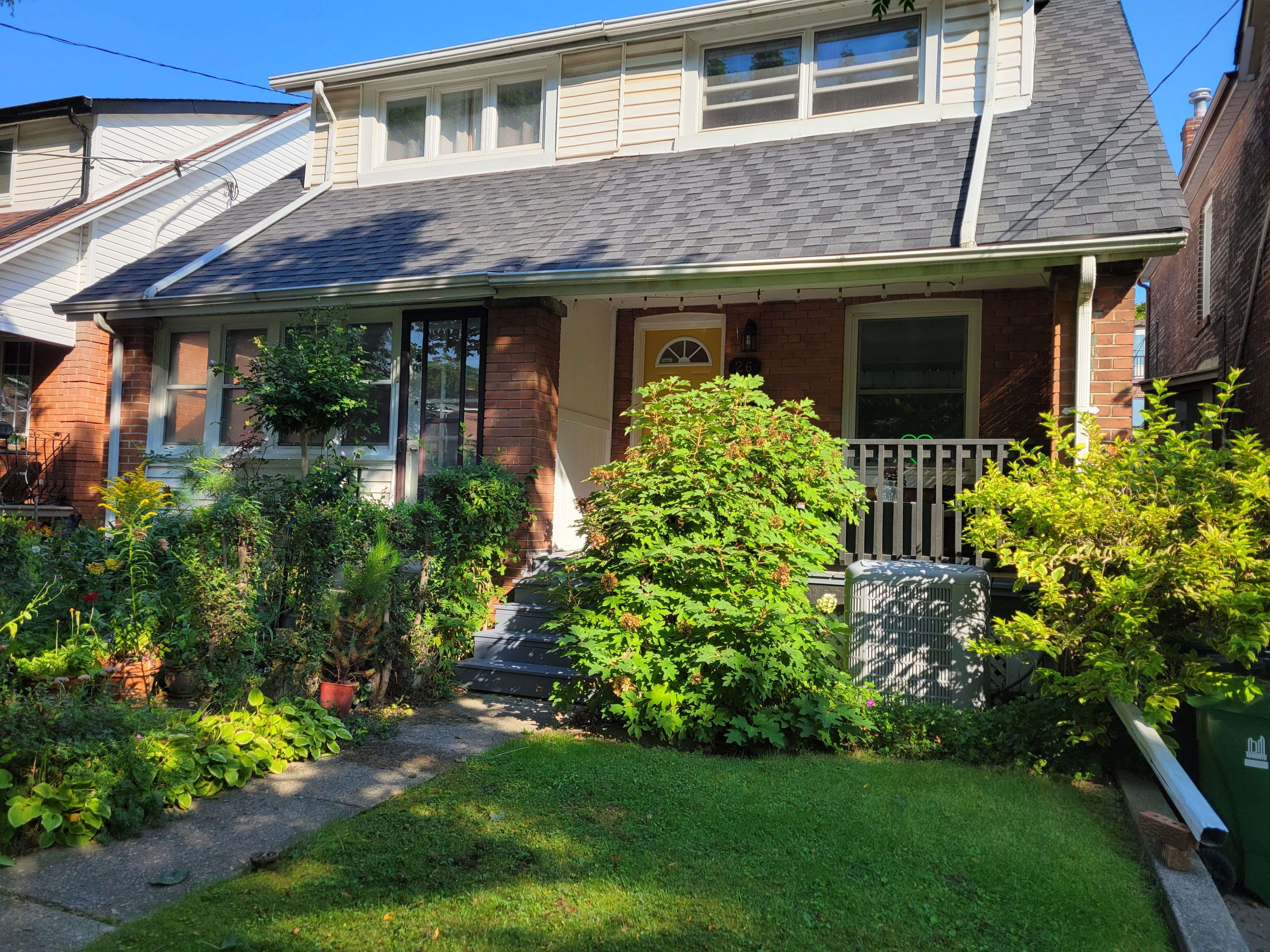 26 Parkfield AVE, Toronto E01, ON M4L 1W2