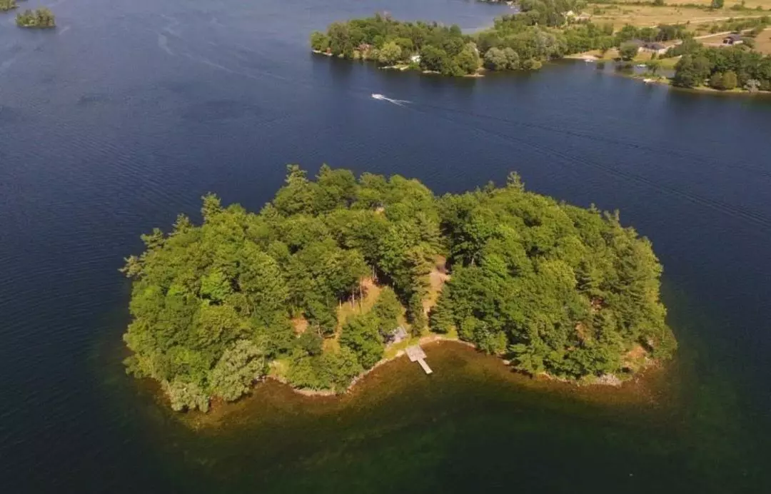 Rideau Lakes, ON K7H 3C7,101 Fairclough IS