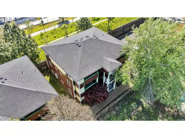 Portland, OR 97266,9257 SE CLINTON ST #403