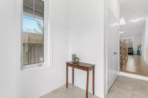 Hamilton, ON L0R 1W0,102 Marion ST