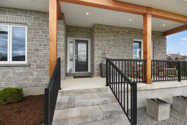 Augusta, ON K6V 5T1,1132 Irace DR