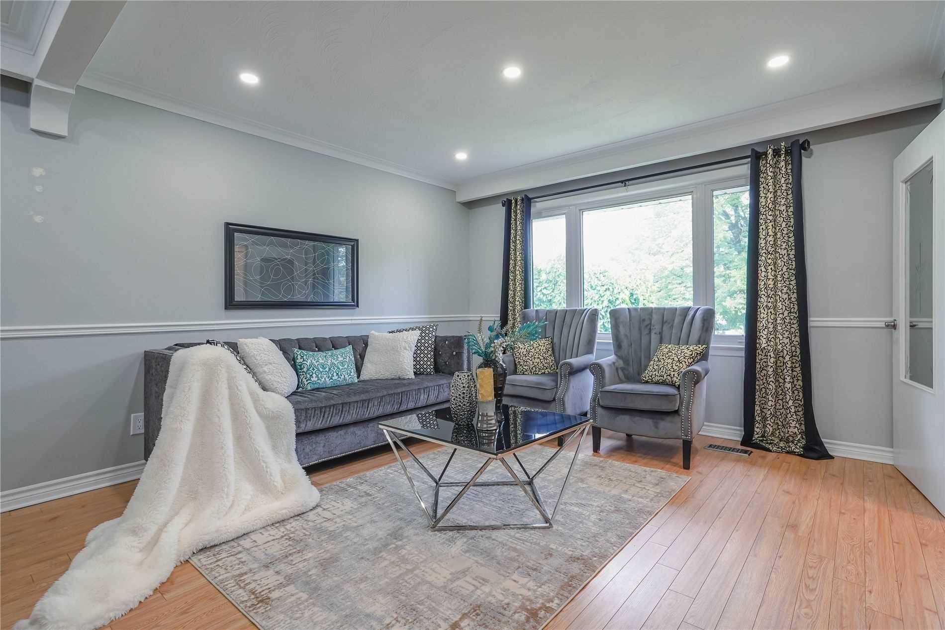 Toronto E09, ON M1G 1Y9,132 Janray DR #Main