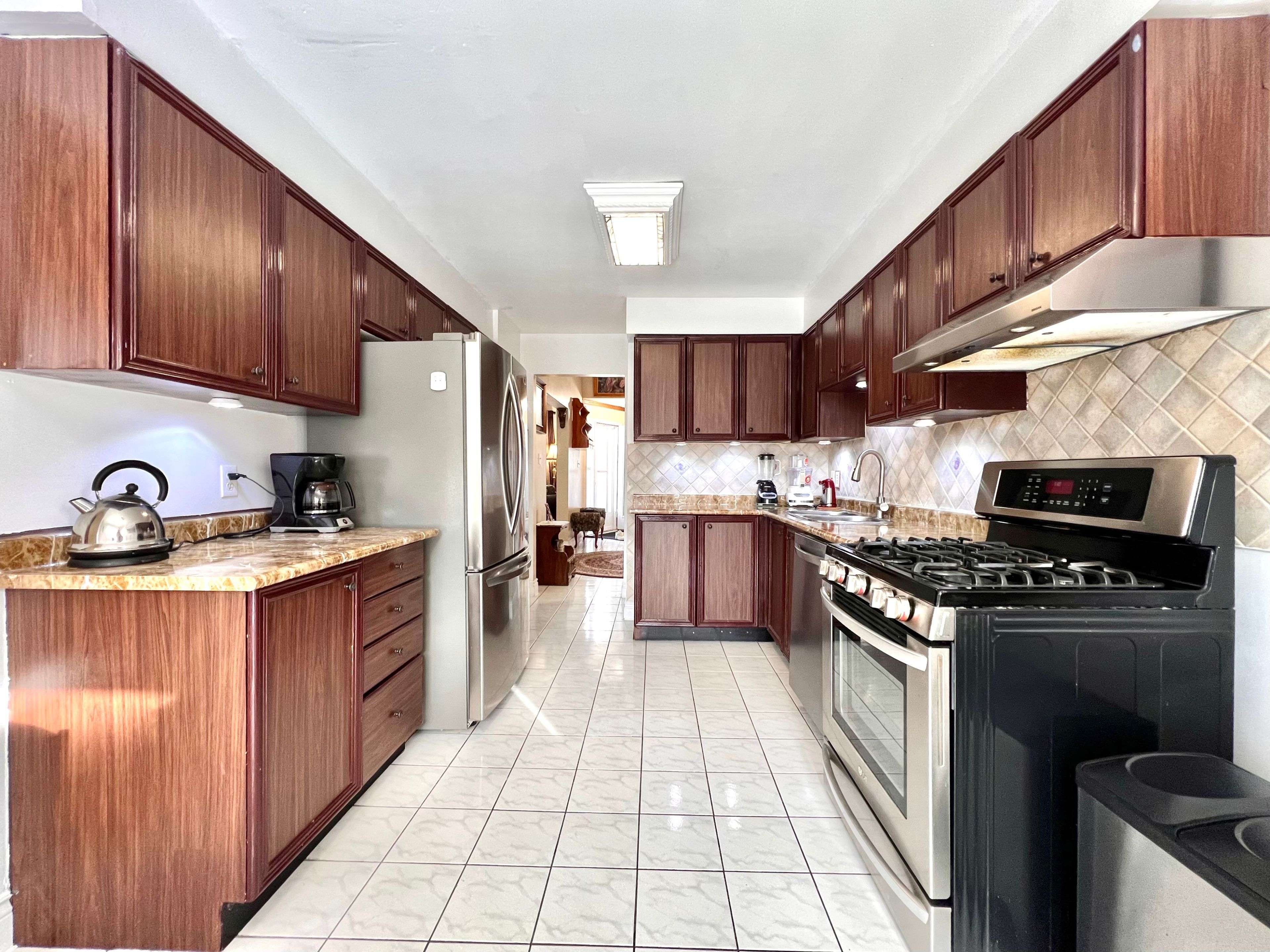Brampton, ON L6Z 3Y1,202 Conestoga DR