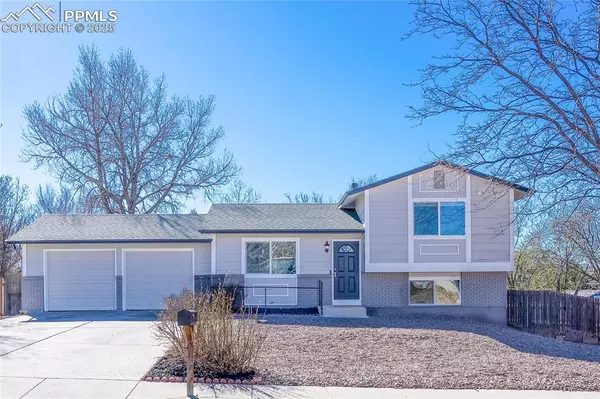 7325 Painted Rock DR, Colorado Springs, CO 80911