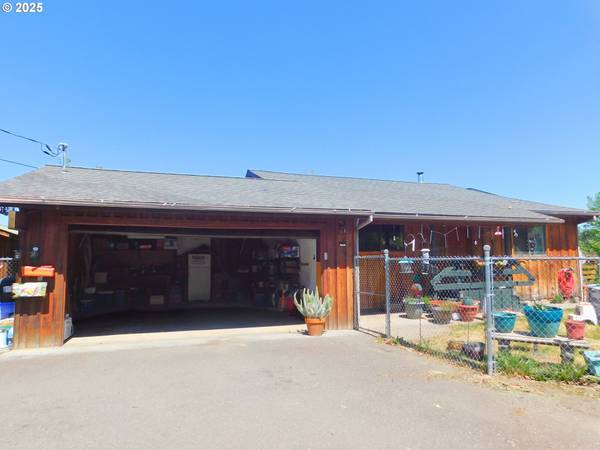 231 NE DARRELL AVE, Winston, OR 97496