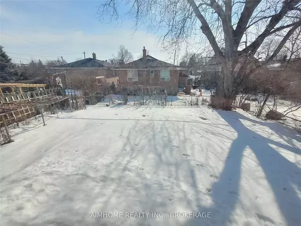 Toronto E08, ON M1M 1T3,3699 St. Clair AVE E