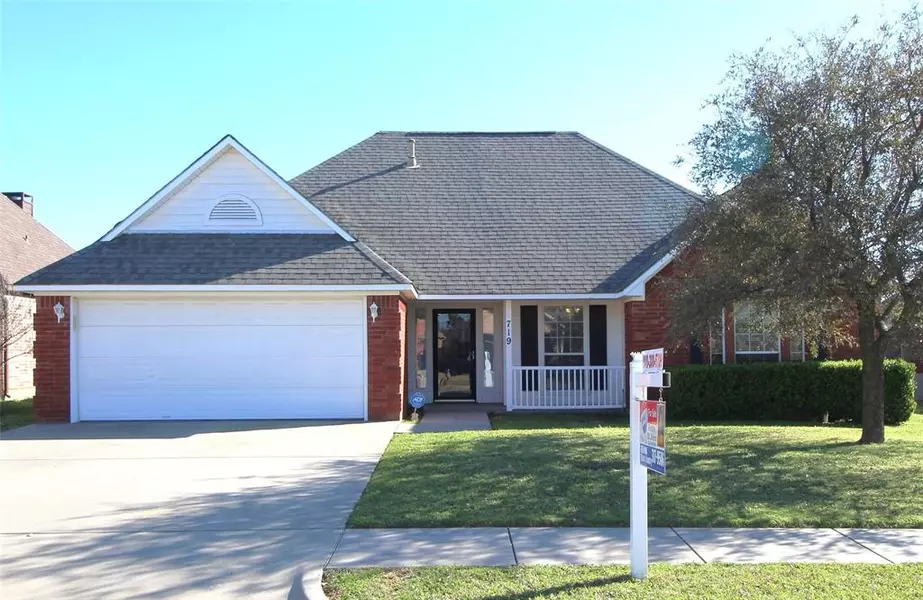 719 Dove Ridge, Sanger, TX 76266