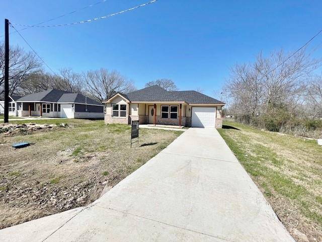 West Tawakoni, TX 75474,913 REDOAK Drive