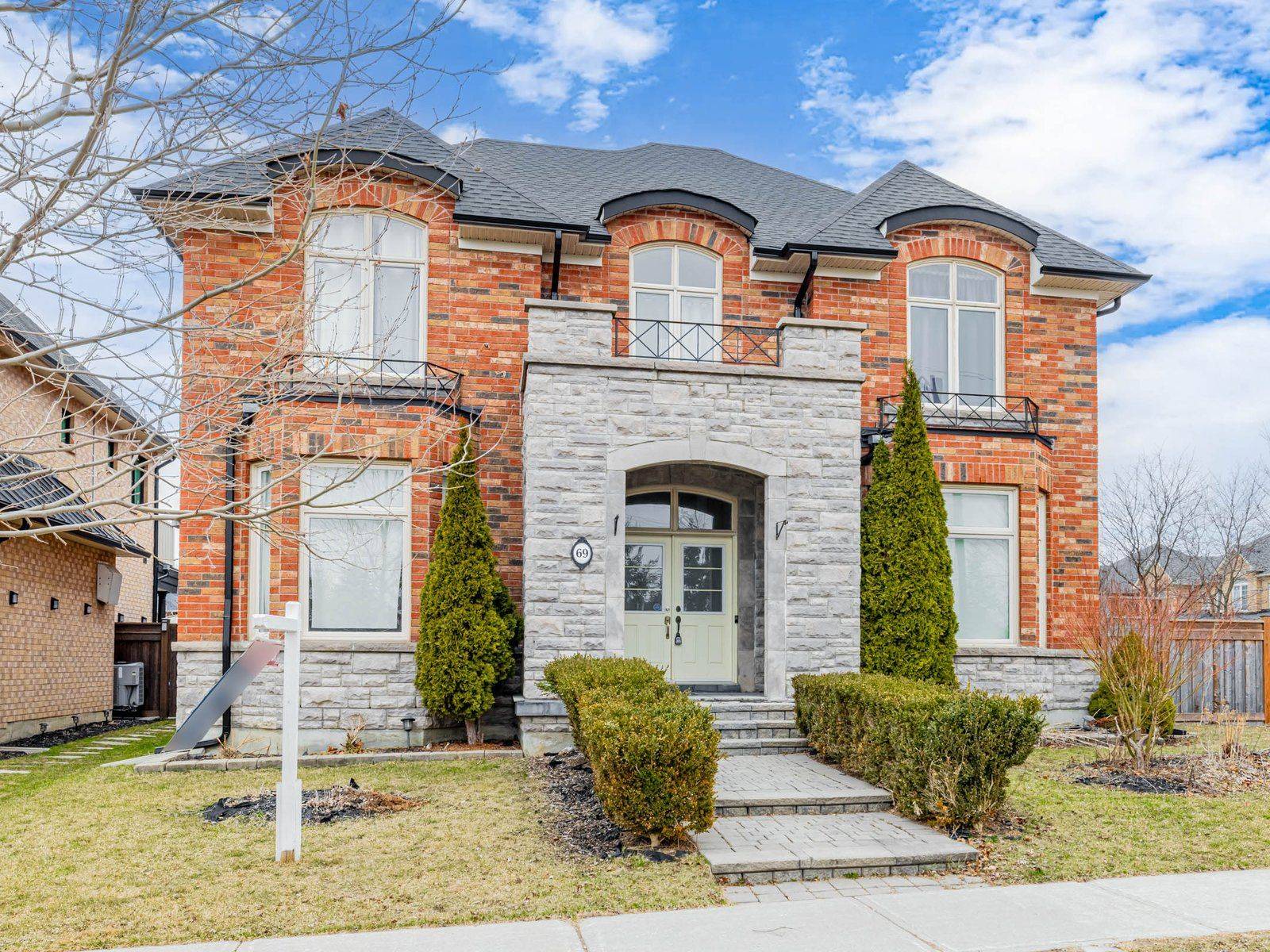 Aurora, ON L4G 7Z2,69 Morland CRES