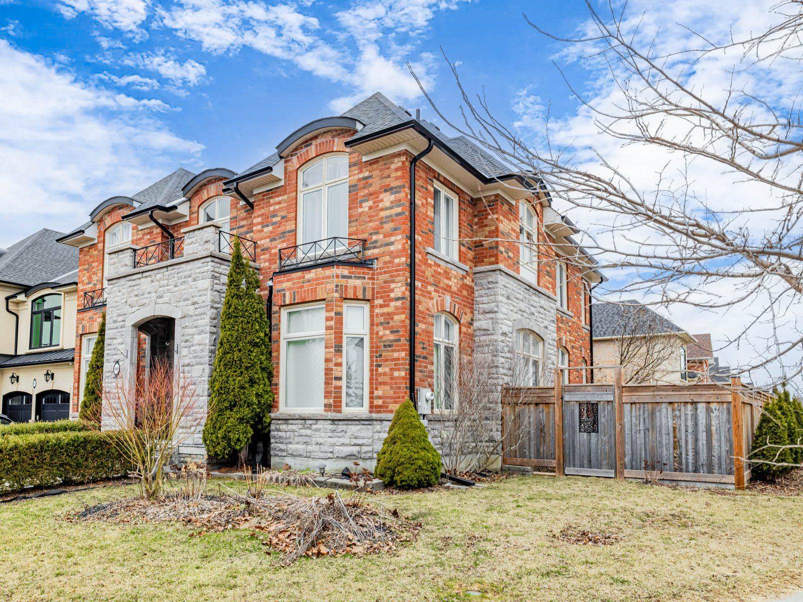 Aurora, ON L4G 7Z2,69 Morland CRES