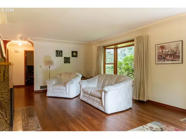 Portland, OR 97221,3710 SW HAMILTON ST