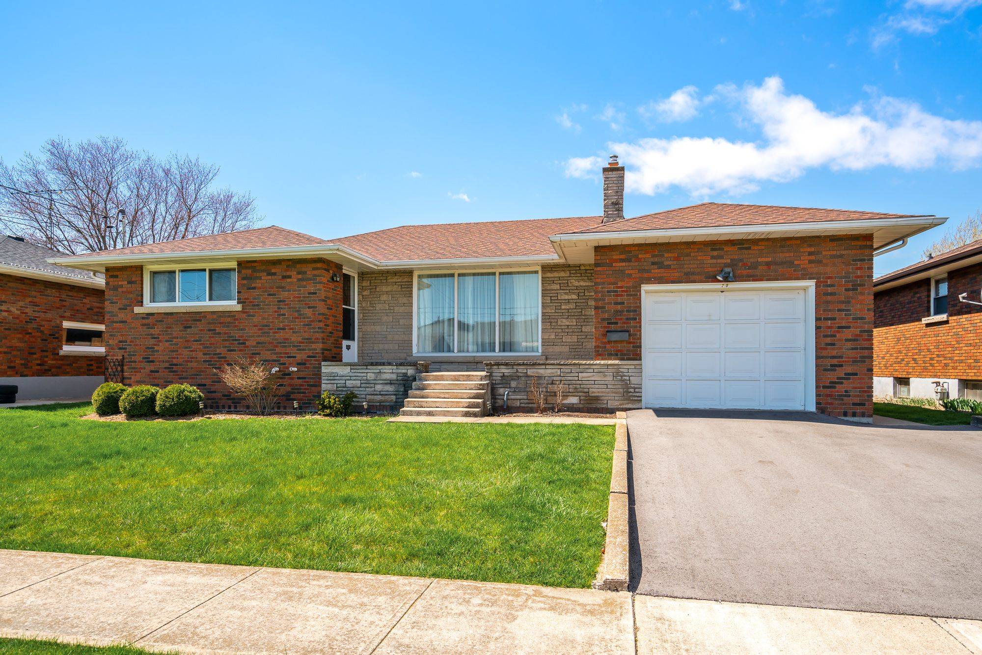 Welland, ON L3B 1K7,20 Empress AVE