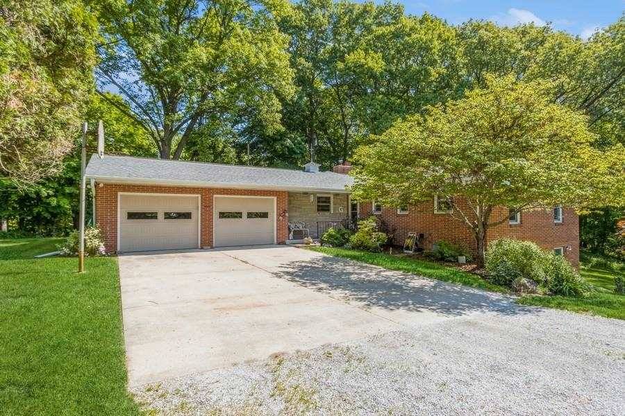2110 Prairie Du Chien Rd NE, Iowa City, IA 52240