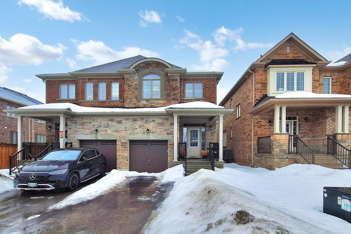 East Gwillimbury, ON L0G 1M0,4 Frederick Taylor WAY