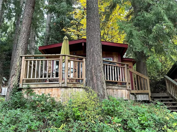 1136 North End Rd #Cabin 4, Salt Spring, BC V8K 1M1