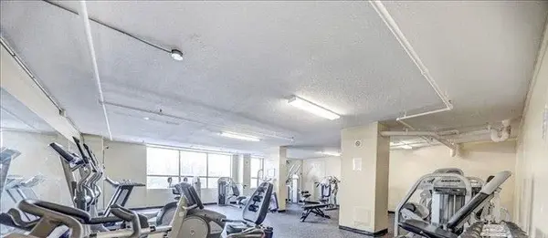 Toronto W10, ON M9V 4M1,40 Panorama CT #906