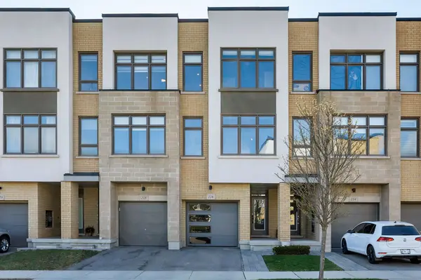 216 Squire CRES, Oakville, ON L6H 0L6