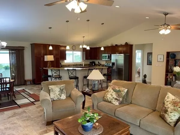 Hilo, HI 96720,1384 KOANIANI ST