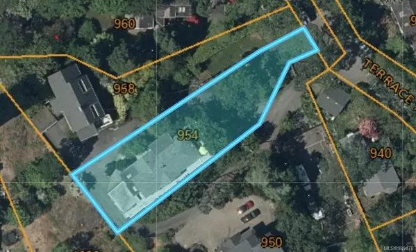 Victoria, BC V8S 3V3,954 Terrace Ave