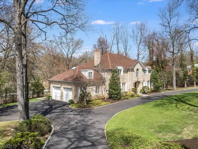 Essex Fells Twp., NJ 07021,11 Stewart Rd