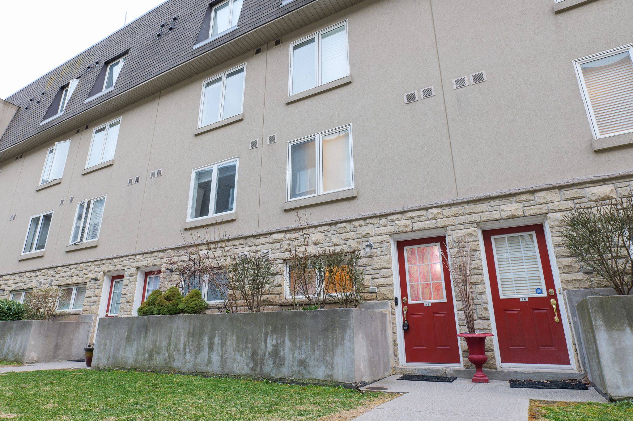 25 Foundry AVE #15, Toronto W02, ON M6H 4K7