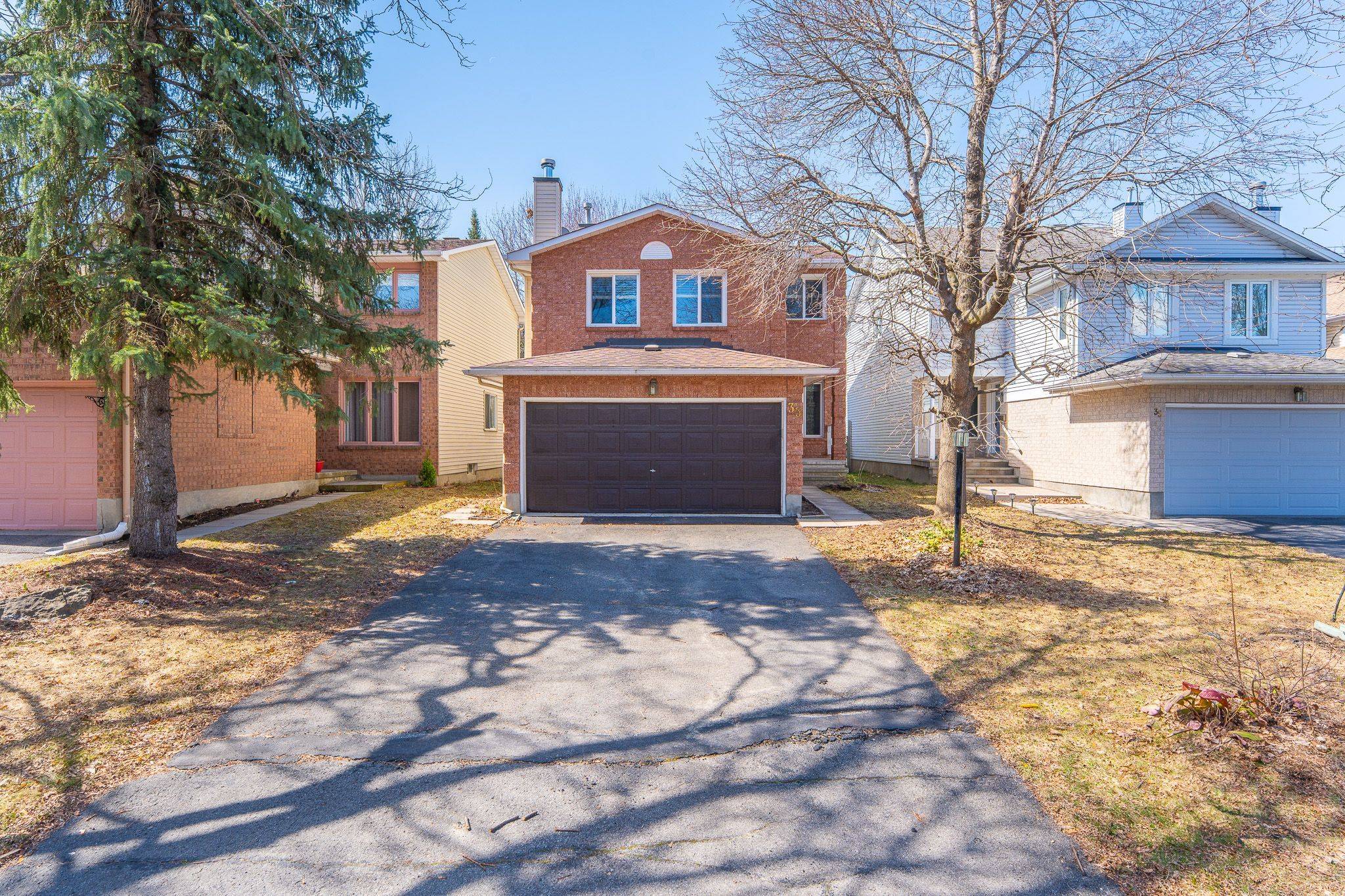 33 Inverary DR, Kanata, ON K2K 2R8