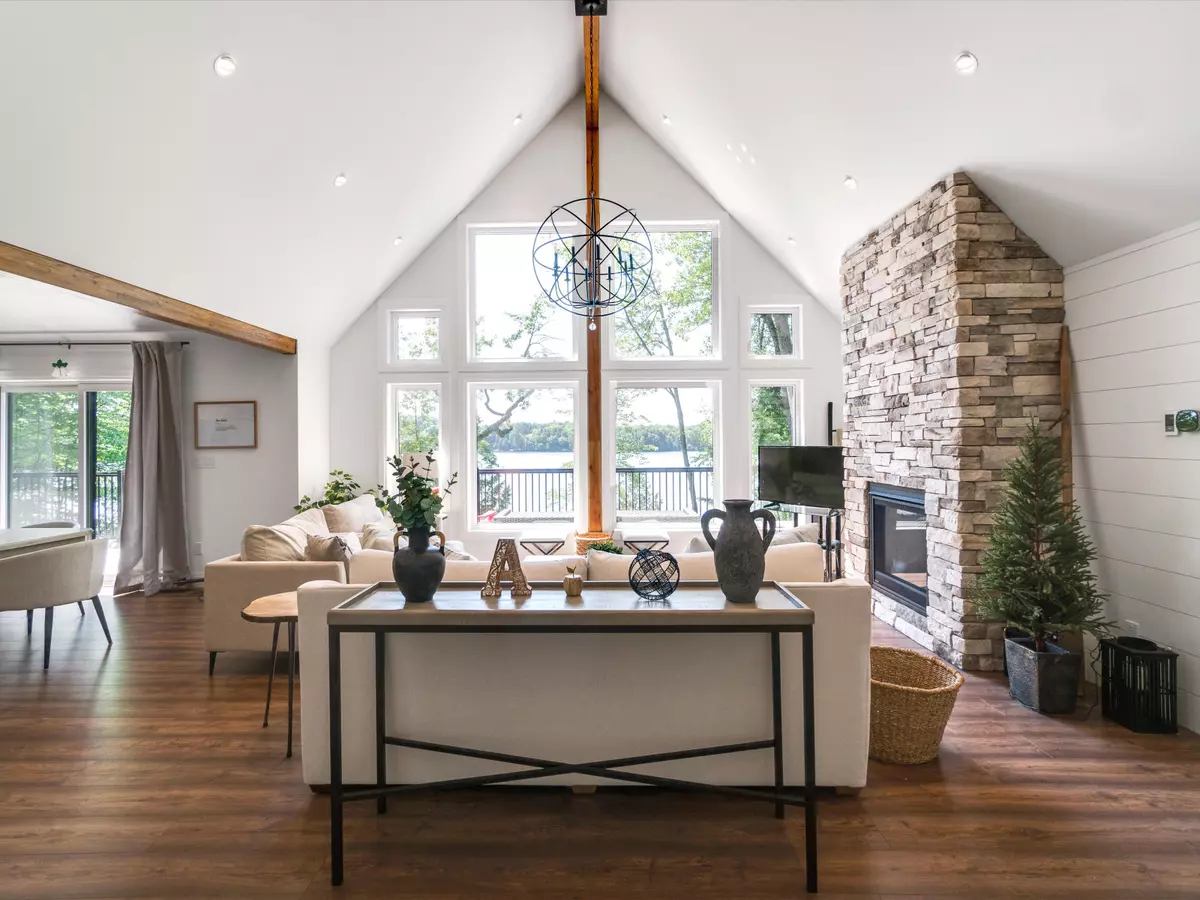 Lake Of Bays, ON P0B 0A3,1073 WATSON RD