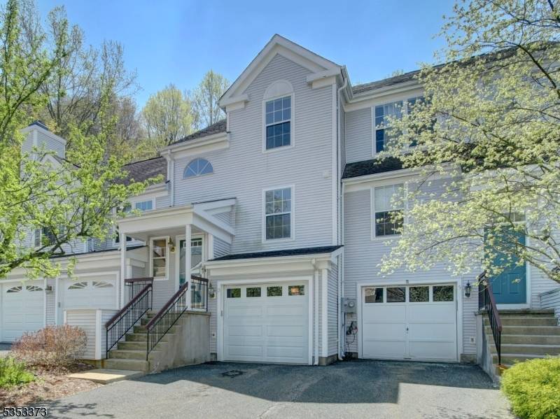 3 Rainier Ct, Allamuchy Twp., NJ 07840