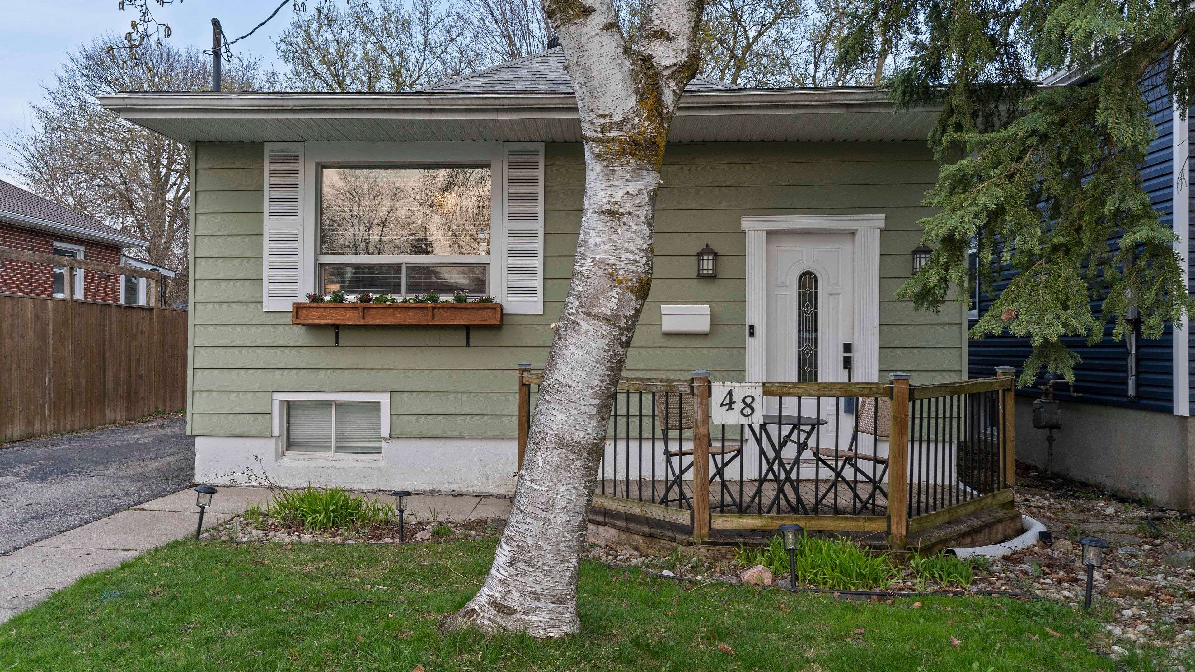 48 Mackay AVE, London, ON N6J 2V3