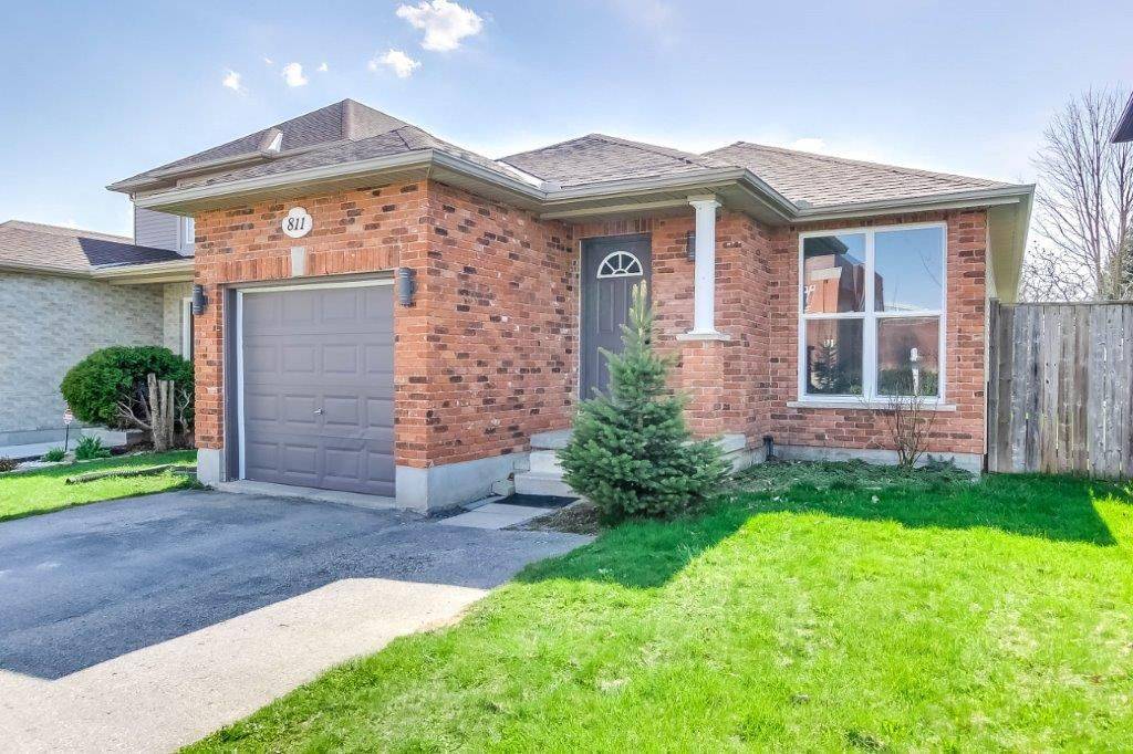 London North, ON N5X 4G9,811 SOUTH WENIGE DR