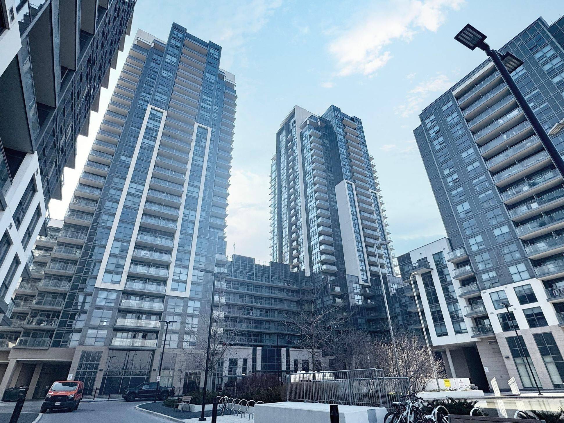 30 Meadowglen PL #1205, Toronto E09, ON M1G 0A6
