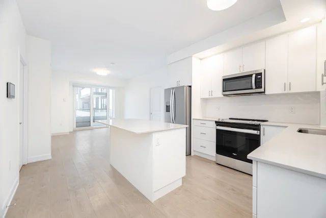 3200 William Coltson AVE #628, Oakville, ON L6H 7W6