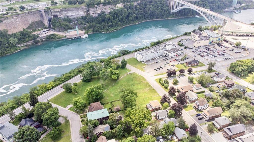 Niagara Falls, ON L2E 1A4,4437 John ST