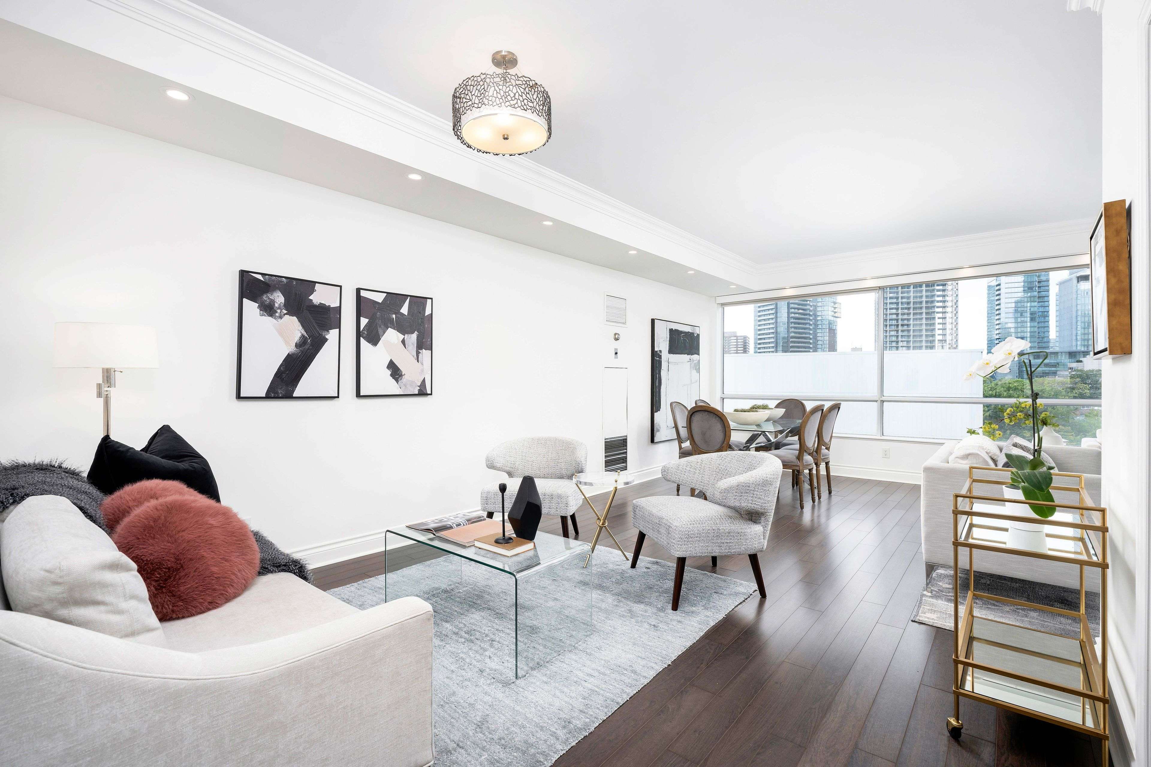 77 Avenue RD #506, Toronto C02, ON M5R 3R8