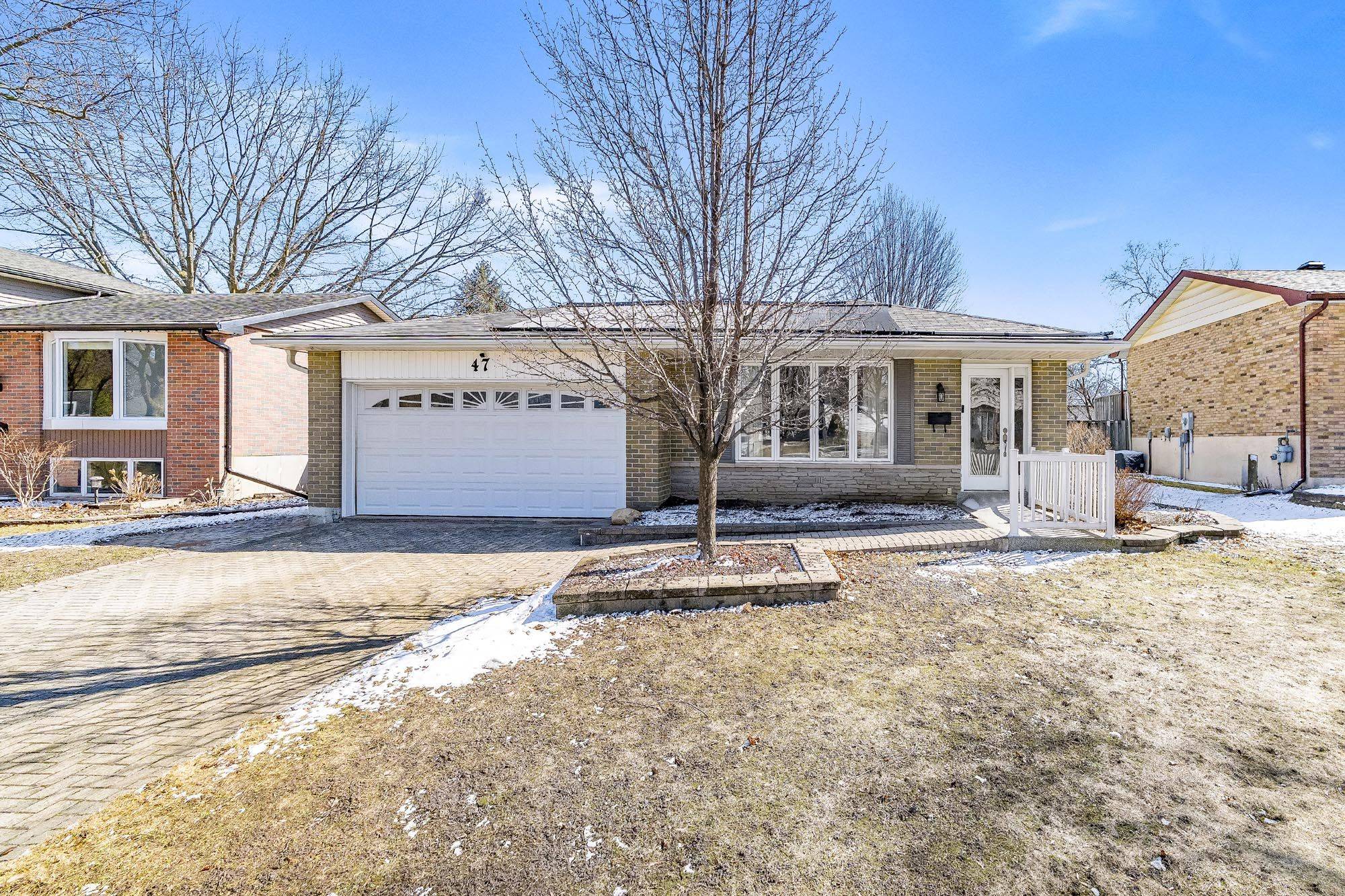 47 Briar RD, Barrie, ON L4N 3M5