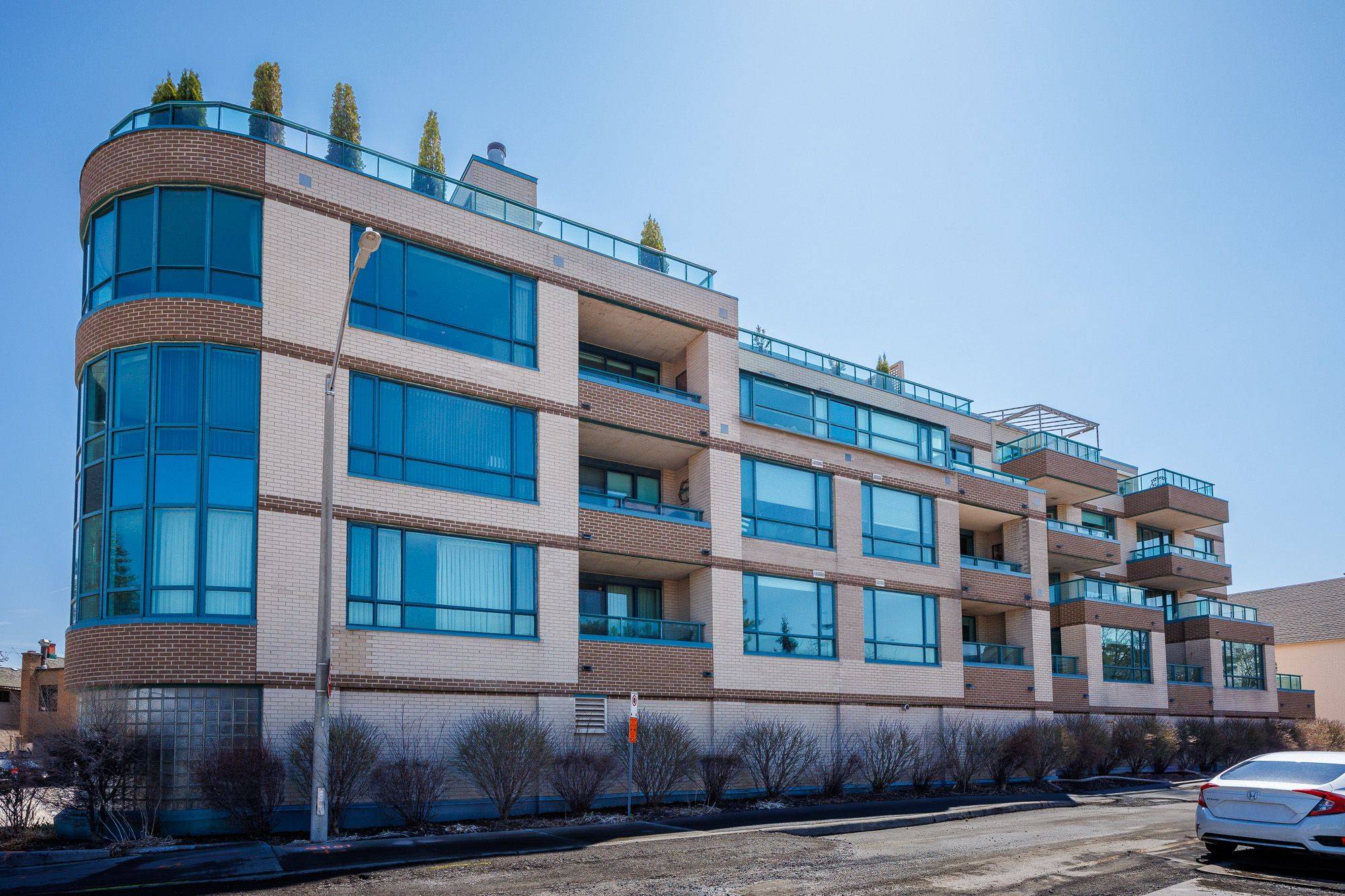 10 Main ST #401, Glebe - Ottawa East And Area, ON K1S 1M9