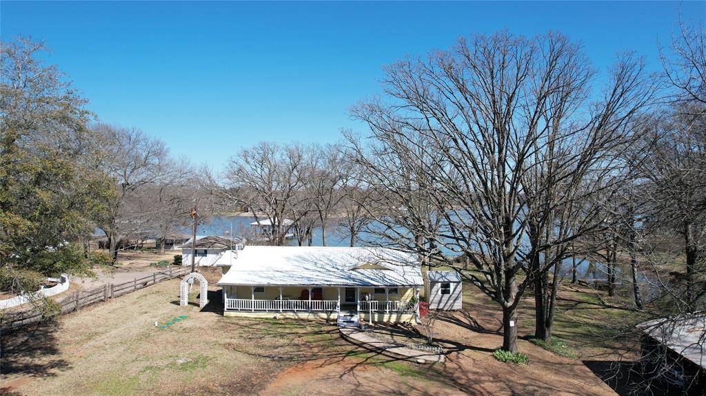 1717 Beavers Point, Bonham, TX 75418