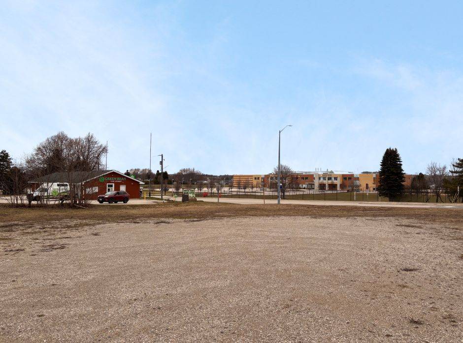 2 Kincardine RD, Brockton, ON N0G 2V0