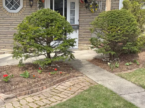 Goderich, ON N7A 3E9,208 Palmerston ST