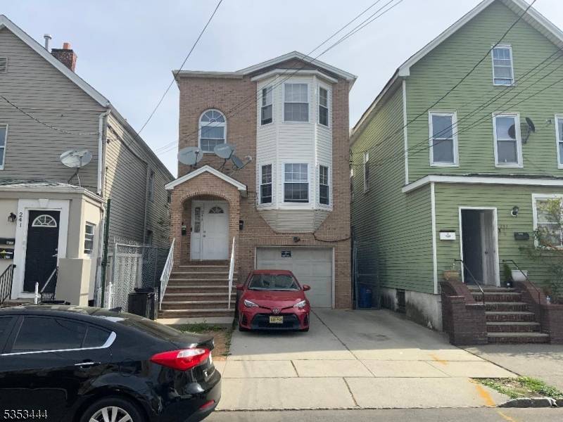 239 Bond St, Elizabeth City, NJ 07206