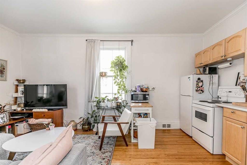 Newmarket, ON L3Y 1S6,330 Botsford ST #3