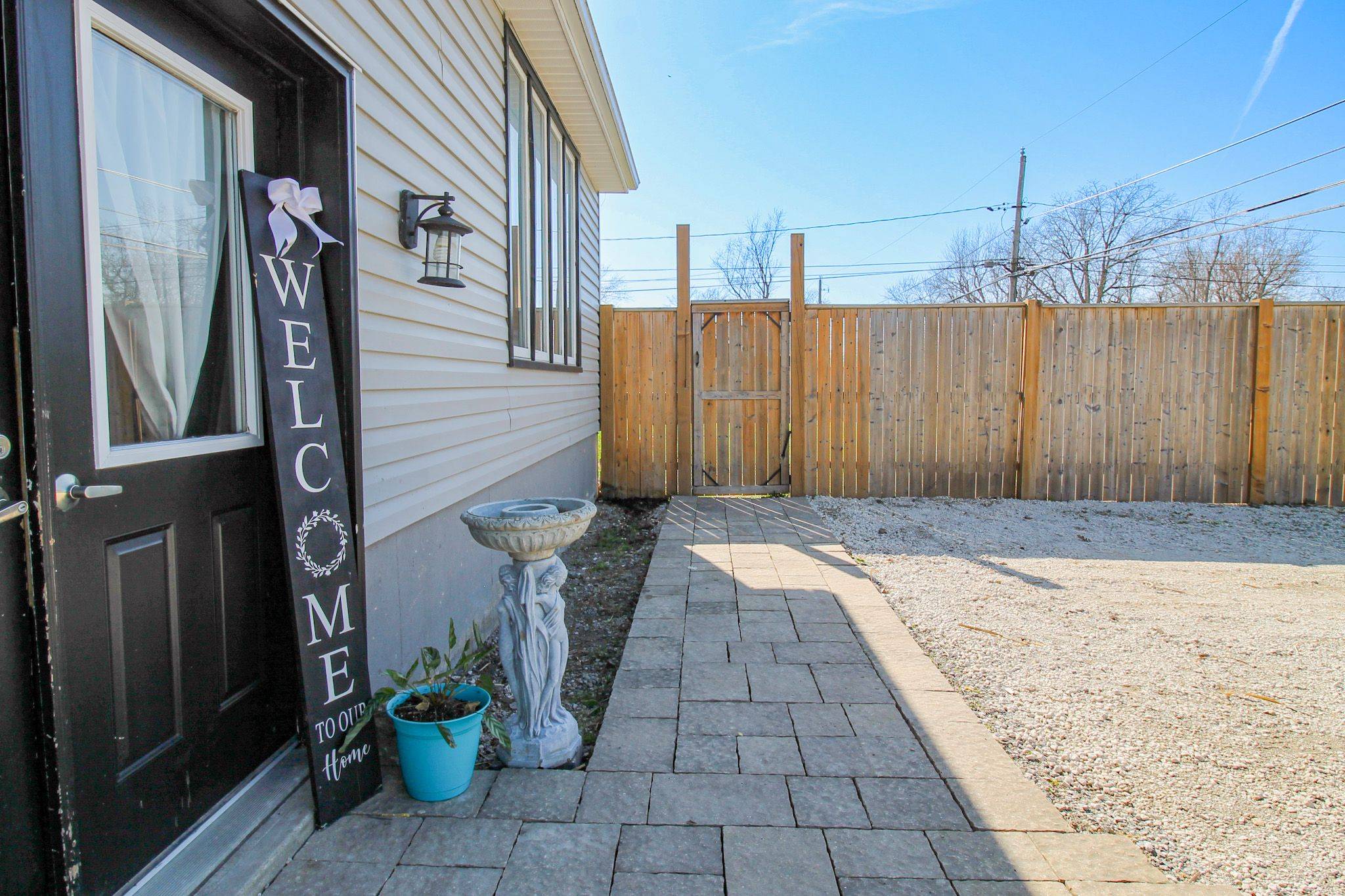 Fort Erie, ON L2A 6C5,1341 Lakehurst AVE