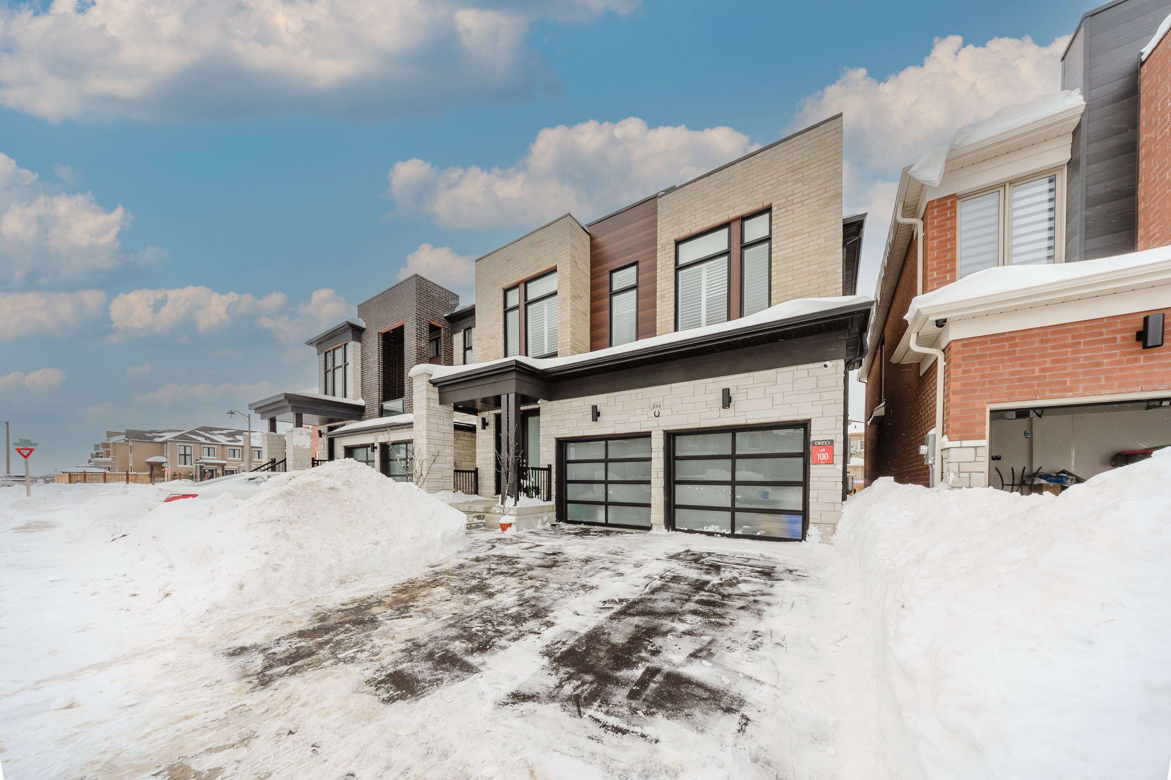 Whitchurch-stouffville, ON L4A 4W4,104 Mckean DR