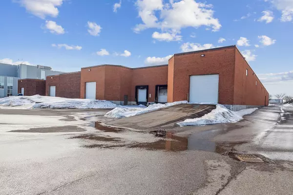 Mississauga, ON L5S 1W2,6885-6895 Menway CT